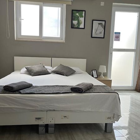 F5 Room 1, Private Double Room With Private Bathroom And Balcony In Shared Flat Msida Exterior photo