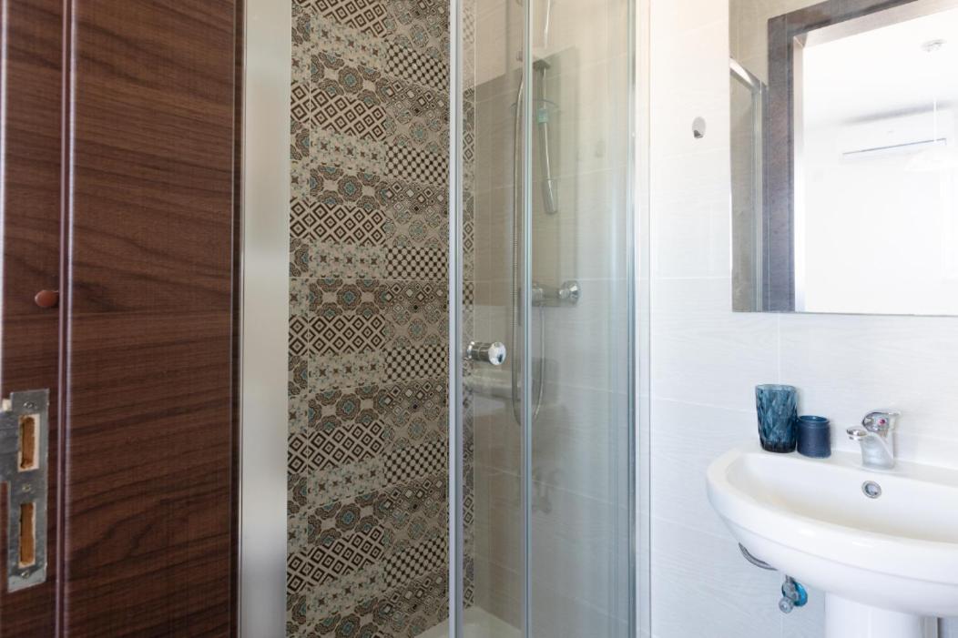F5 Room 1, Private Double Room With Private Bathroom And Balcony In Shared Flat Msida Exterior photo