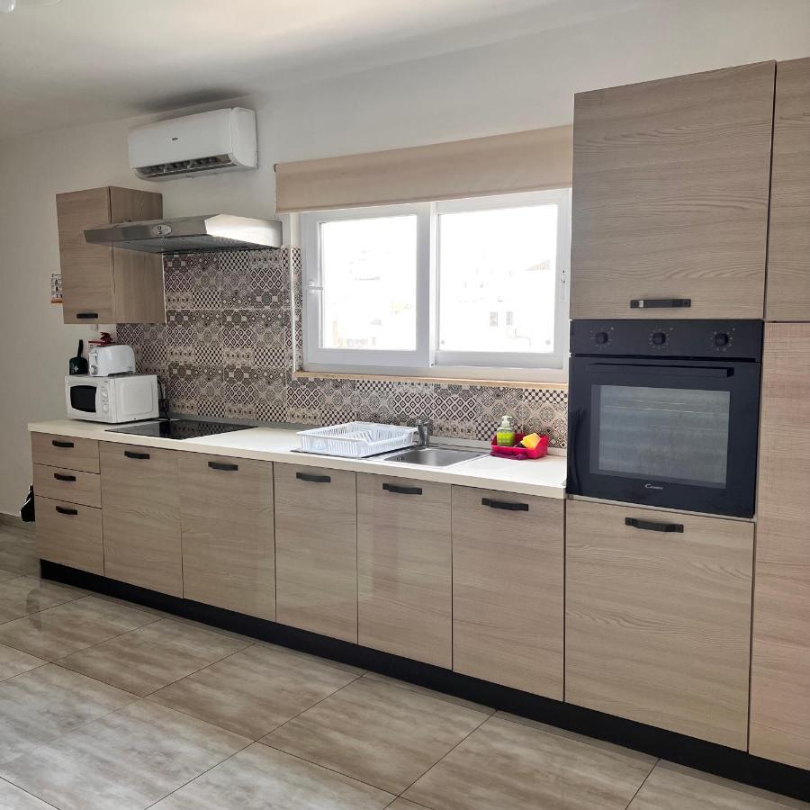 F5 Room 1, Private Double Room With Private Bathroom And Balcony In Shared Flat Msida Exterior photo